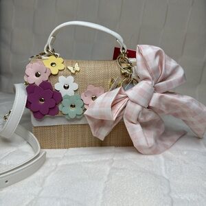 Betsey Johnson XOMYLO2 Crossbody Handbag